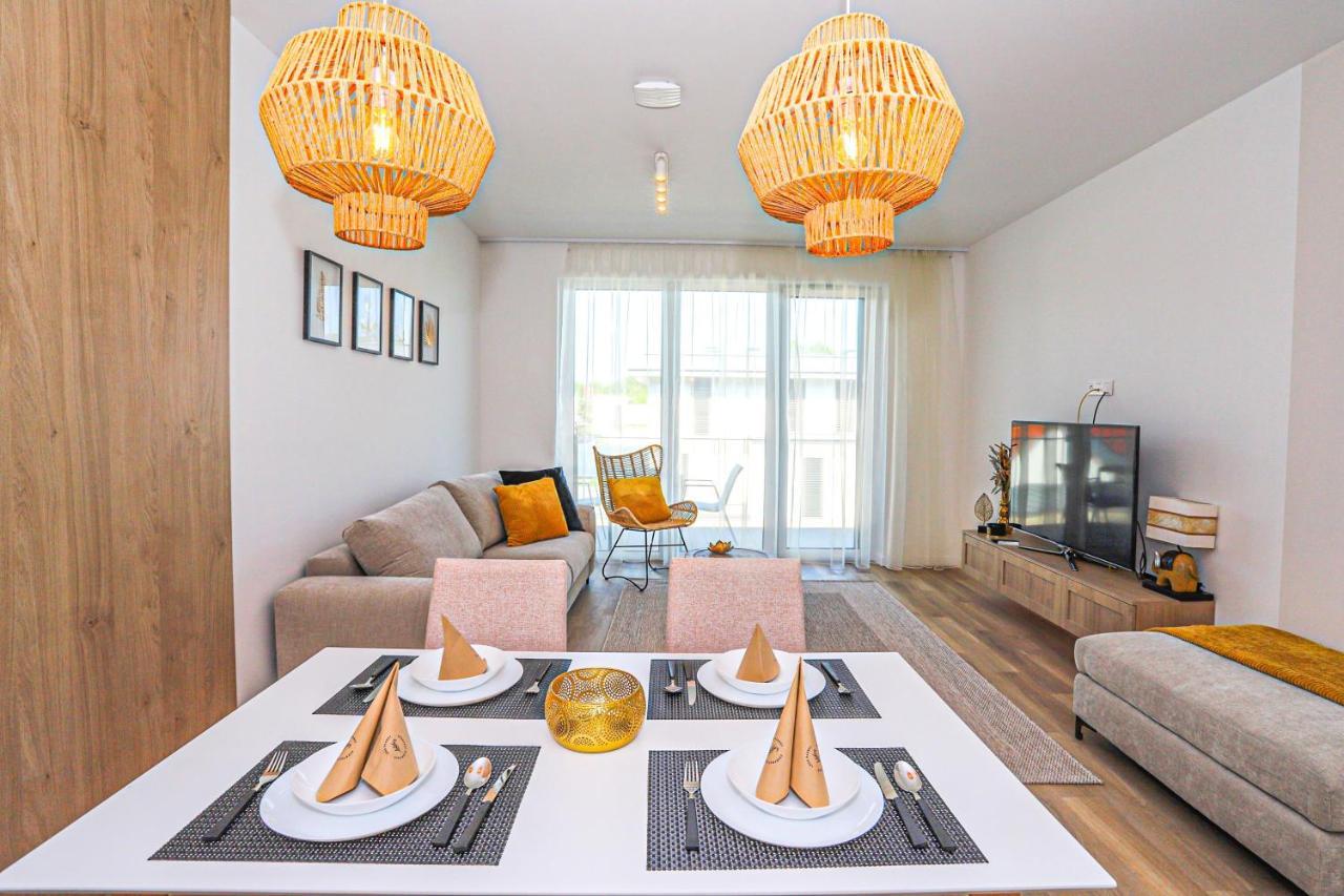 Platan Beach Apartman With Lakeview Balatonboglar Ngoại thất bức ảnh
